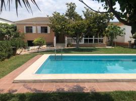 酒店照片: Chalet con piscina privada en Vinaròs