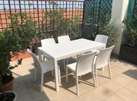 Фотография гостиницы: Appartamento con terrazza