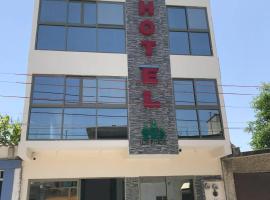 HOTEL LOS PINOS CENTRO, ξενοδοχείο σε Τούξτλα Γκουτιέρρες