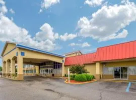 Econo Lodge Inn & Suites Triadelphia - Wheeling