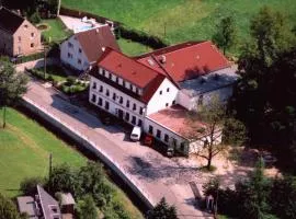Landhotel Goldener Löwe mit Pension Am Taurastein