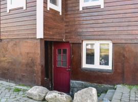 A picture of the hotel: 3 Bedroom Gorgeous Apartment In Giske