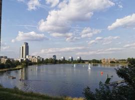 Фотографія готелю: 2 Bedroom Lake View Apartmant