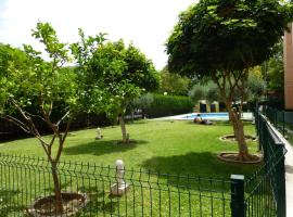 Hotel Photo: Milenium Palace - Garaje incluido - Piscina-FIBES