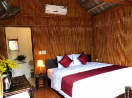 Hotel Photo: Bai Tu Long daily tours