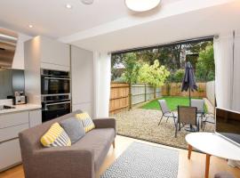 Hotel Photo: Two-bedroom apartment in Summertown (oxrgsra)