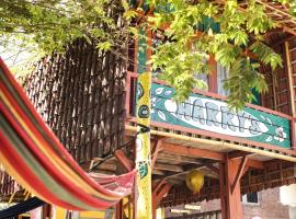 Harry's Ocean House Watukarung Homestay, hotel en Kalak