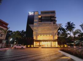 Diana Heights Luxury Hotel, hotel di Nedumbassery