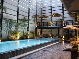 Hotel Photo: CHECK inn Phnom Penh BKK1