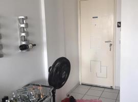 Hotel Photo: Apartamento em Candeias