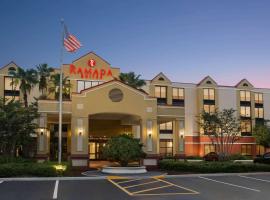รูปภาพของโรงแรม: Ramada by Wyndham Suites Orlando Airport