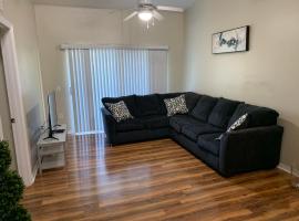 Hotel foto: Spacious 3/2 condo in West Palm Beach w/ pool and hot tub