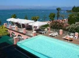 Hotel Alla Riviera, hotel em Bardolino