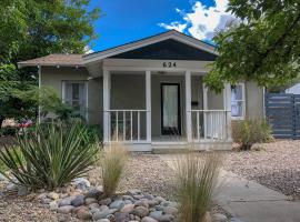 Ξενοδοχείο φωτογραφία: Newly Remodeled Adobe House! - Oldtown/Downtown