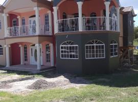 Hotel Photo: Lascelles Villa