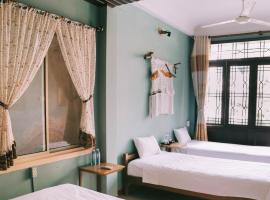 Gambaran Hotel: The Youth Hotel