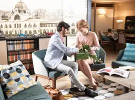 Three Corners Hotel Art