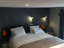 HOTEL HOVI DE LA MAIRIE, khách sạn ở Aubervilliers