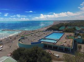 Happy Camp Mobile Homes in Camping Village Rosapineta, hotel v destinaci Rosolina Mare