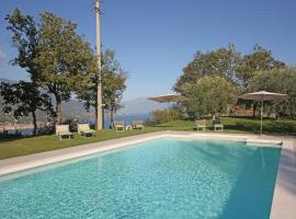 Hotel Photo: Cunettone-Villa Villa Sleeps 12 Pool Air Con WiFi