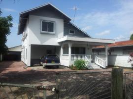 A picture of the hotel: vakantie woning Doekhie weg west