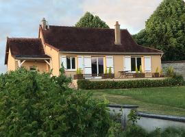 호텔 사진: La Maison et son jardin sur le Canal de Bourgogne