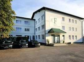F Hotel 24h Check-In
