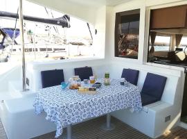 Hotel Photo: Catamarano Regolo40