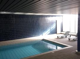 Appartement 2 pieces 40 m2, dans hyper centre, avec piscine au rez de chaussee, hotel en Grenoble