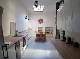 Gambaran Hotel: LOFT Center