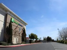 Holiday Inn Express Hotel & Suites Napa Valley-American Canyon by IHG