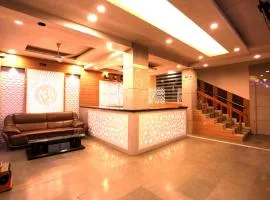 Paradise Ganga - A River Side Hotel