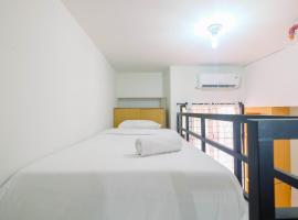 Hotel Foto: Minimalist and Comfortable Studio Dave Apartment By Travelio