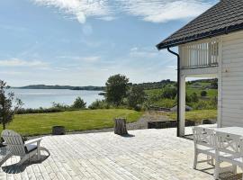 Hotel Foto: 10 person holiday home in Tornes I Romsdal