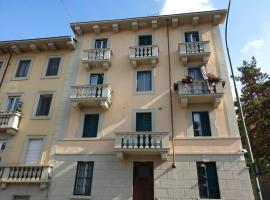 Hotel fotoğraf: RIVERSIDE DA PO 9 - Appartamenti ai piedi della collina e vicino al Po