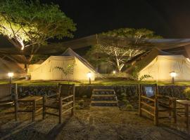 Hotel Foto: The Acacia Glamping Park