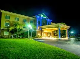 Holiday Inn Express & Suites Cocoa by IHG