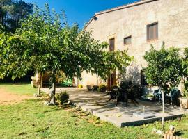 Hotel Photo: Casa rural Can Miquel - en pleno bosque y cerca de la PLAYA - increíbles rutas BTT