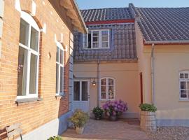 Hotel Photo: Stunning Apartment In Middelfart With Kitchen