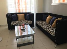 cómodo first floor, hotel em Santiago de los Caballeros