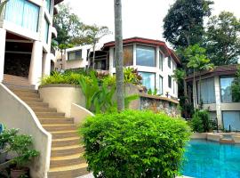 Fotos de Hotel: The Andaman cove condo