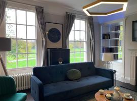 Hotel Foto: The Midsummer Common - Modern & Spacious 2BDR House with Garden