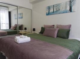 Hotel fotografie: Brisbane CBD - Free WiFi - Pool - Alfresco Balcony - Views