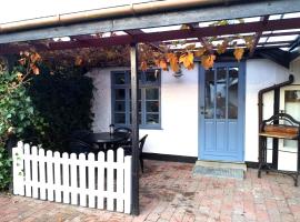 Photo de l’hôtel: Cosy cottage in a garden