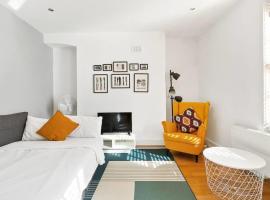 호텔 사진: Chic & Contemporary 2-Bed flat, sleeps 6, in Soho