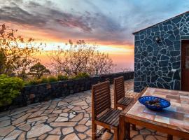 Hotel Photo: sunset and stars stone house