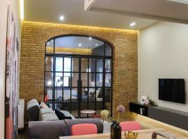 Apart Hotel на Трояндовой, hotel i Tjernivtsi