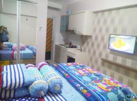 Hotel fotografie: Apartemen Gunawangsa Merr Studio by rava home