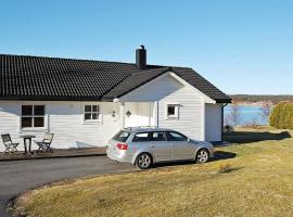 Hotel Foto: 6 person holiday home in tomrefjord