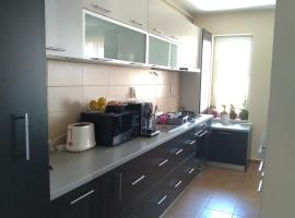 Hotel kuvat: ****Beatiful Apartment 5BEDROOM-Free Parking*****